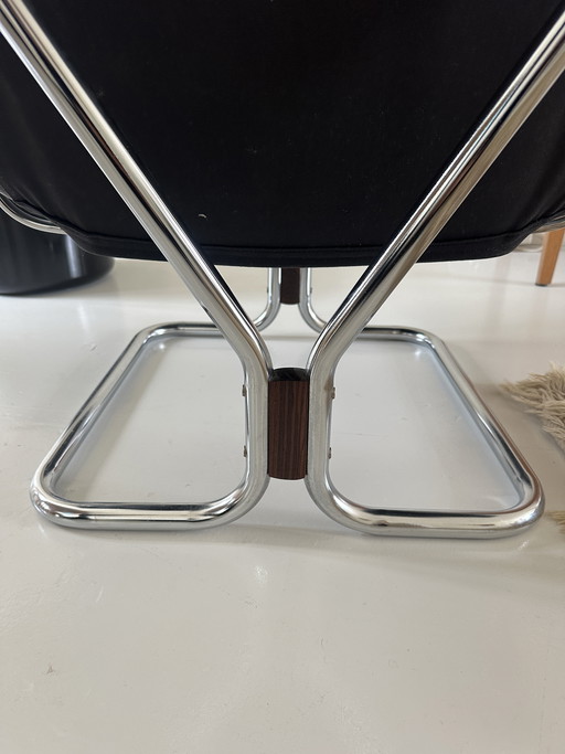 Fauteuil à oreilles par Harald Relling Westnofa