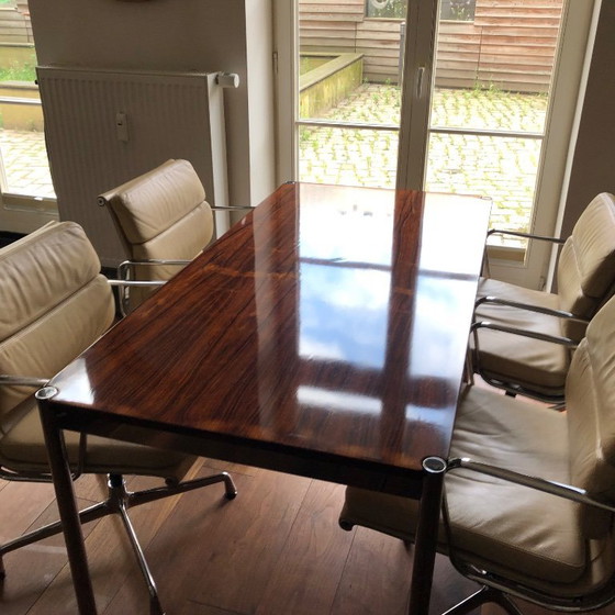 Image 1 of 4 sillas de conferencia giratorias Vitra Eames Soft Pad Chair EA 208