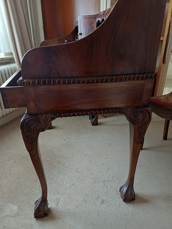 Image 1 of Escritorio antiguo de caoba estilo Chippendale