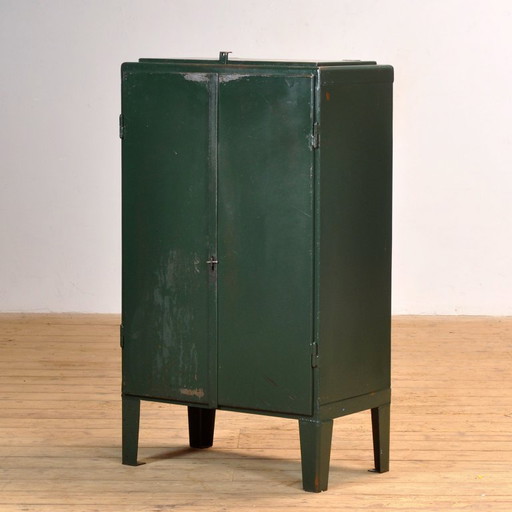 Gabinete industrial de hierro, década de 1970