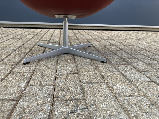 Image 1 of Silla Fritz Hansen Swan en cuero rojo indio, ¡¡¡NUEVA!!!