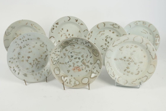 Image 1 of Plato de porcelana china. Obra del siglo XVII.