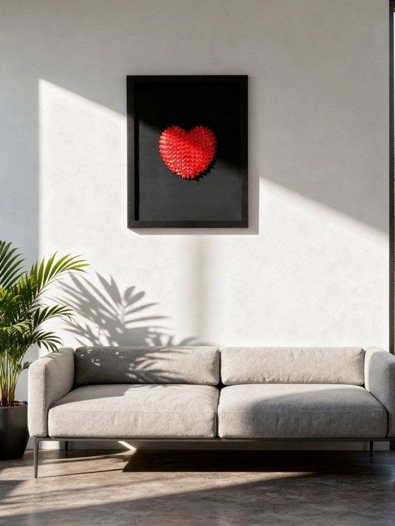 Image 1 of Décoration murale géométrique en forme de cœur 3D – Sculpture rouge en PLA sur toile noire (encadrée)