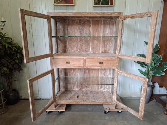 Image 1 of Vetrina, credenza o mobile per porcellane in teak, dimensioni 125x46 cm e altezza 180 cm.