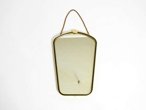 Bellissimo piccolo specchio da parete in ottone di metà secolo con cinturino intrecciato