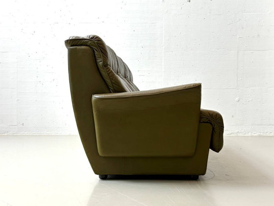 Image 1 of Grosszügiges Retro Ledersofa in Olivgrün, 1970er Jahre
