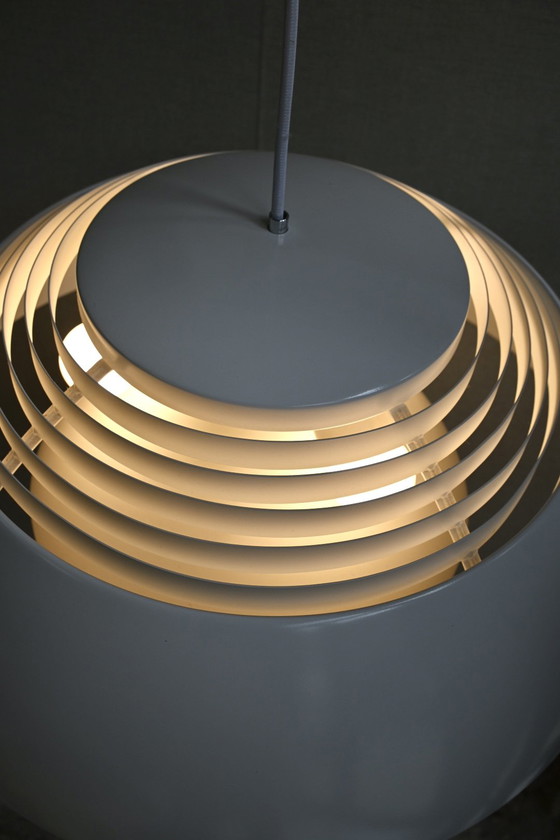 Image 1 of Lampada a sospensione vintage "Royal" Arne Jacobsen per Louis Poulsen