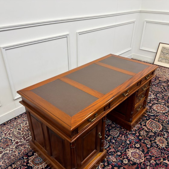 Klassischer englischer Schreibtisch Braunes Leder – Leather, Wood (photo 16 of 19)
