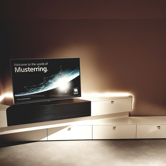 Image 1 of Medienecke