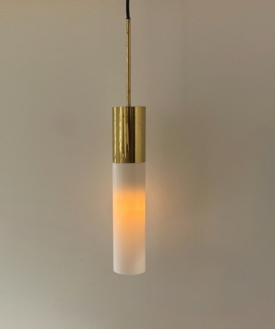 Image 1 of Lampada a sospensione d'epoca in ottone e opalina, Limburg, Germania 1960