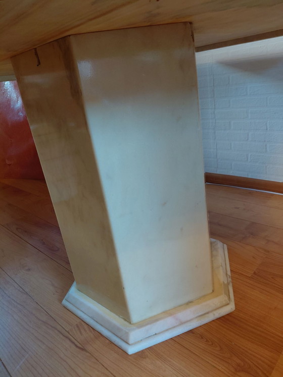 Marble dining table, 1970s, Italian., Creme (photo 4 of 6)
