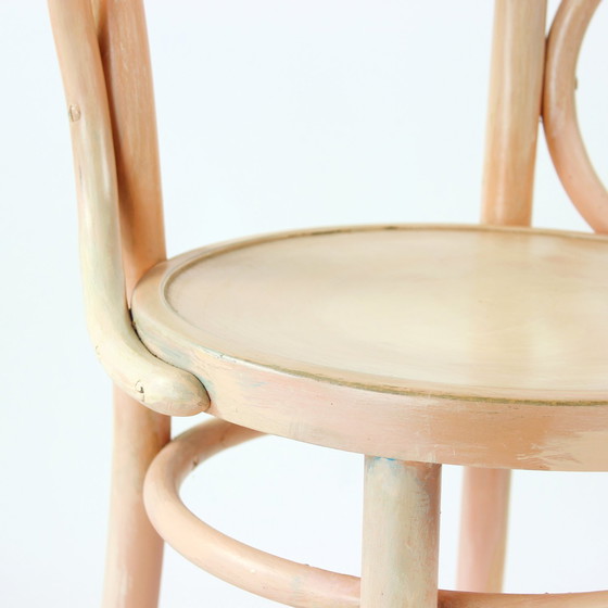 Image 1 of Michael Thonet No. 24 Bentwood Chair By Ton In Pink, Czechoslovakia 1950s