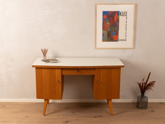 Image 1 of Vrijstaand houten bureau, jaren 50