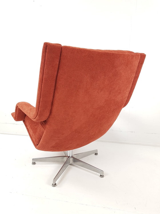 Image 1 of Vintage Artifort fauteuil F140 Harcourt nieuw gestoffeerd