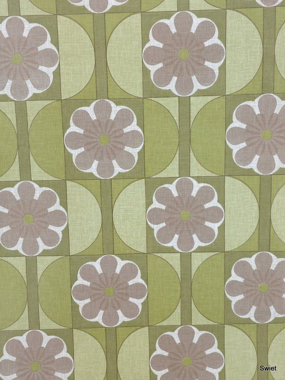 Image 1 of 14303 groovy behang jaren 70 met bloemen en vakken 