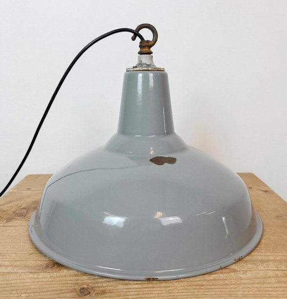 Industrial British Grey Enamel Factory Pendant Lamp, 1960s – Iron (photo 11 of 17)