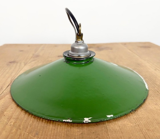 Image 1 of Industriële groene emaille lamp, jaren 1950