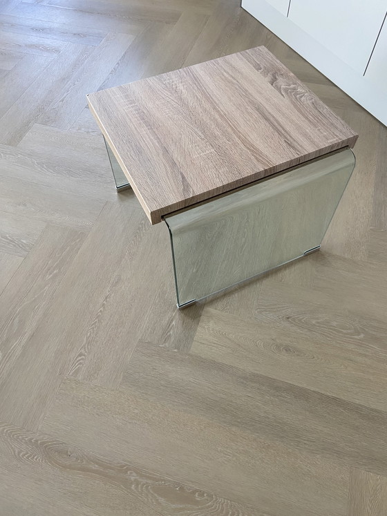 Image 1 of Designer-Beistelltisch 53x55 cm, 42 cm hoch, in ausgezeichnetem Zustand.