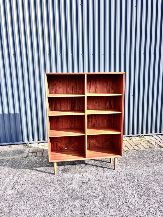 Image 1 of boekenkast vintage en teck