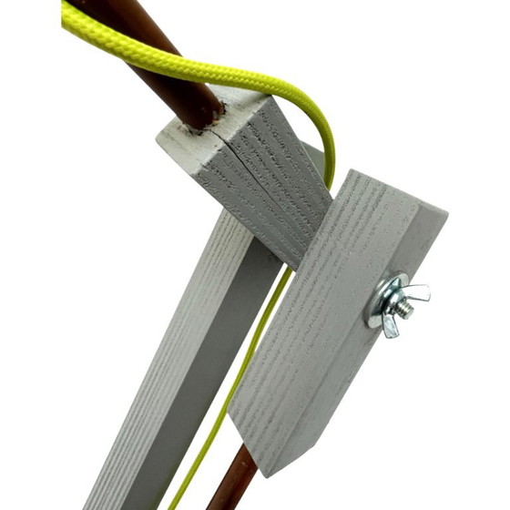 Op maat gemaakte grijze houten vloerlamp met koperkleurige kop – Vloerlampen, Metal, Rubber (photo 7 of 20)