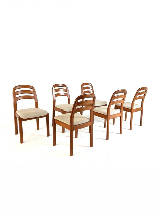 Image 1 of 6 chaises de salle à manger vintage Dyrlund, années 70. (Restaurées)