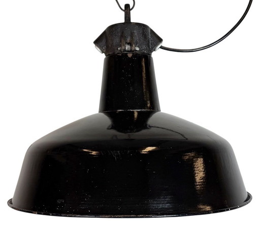 Industriële zwarte geëmailleerde fabriekslamp met gietijzeren bovenkant, jaren 50