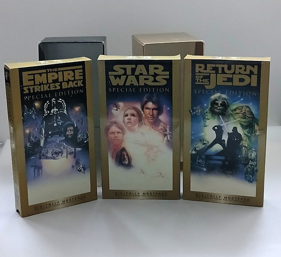 Cassette VHS Vintage Trilogia STAR WARS Edizione Speciale – LucasFilm, Oggetti decorativi, Carta, Plastica (photo 6 of 6)