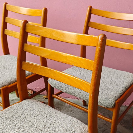 Set di quattro sedie da pranzo, legno e tessuto grigio, Tatra Nábytok, Tessile, Marrone, Mid Century Modern (foto 5 di 6)