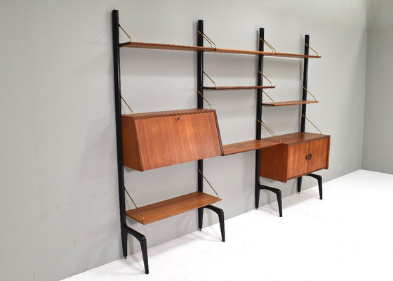 Louis Van Teeffelen Wandregal aus Teak und Messing für WEBE, Niederlande – um 1950 – Wandschrank, Wood (photo 9 of 10)