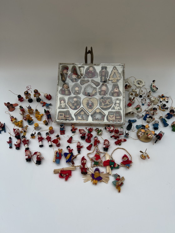 Image 1 of Grande collection de décorations de Noël artisanales – environ 100 pièces – bois, paille et tissu – datant des années 1970-1990