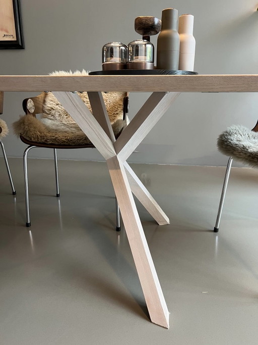 Mesa de comedor Montis XY, 270 x 90 cm, color blanco fresno.