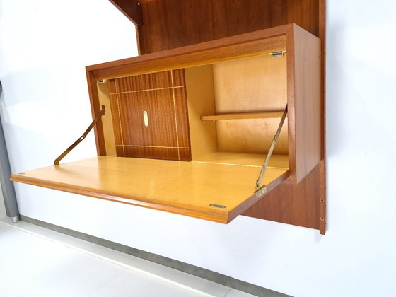 Image 1 of Système mural modulaire Teak TEPE Mobel avec étagères et placard