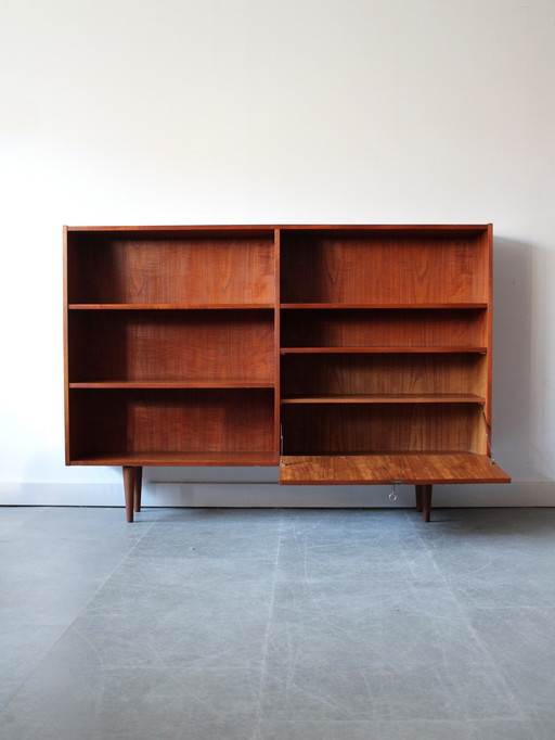 Libreria vintage danese con ribalta in teak