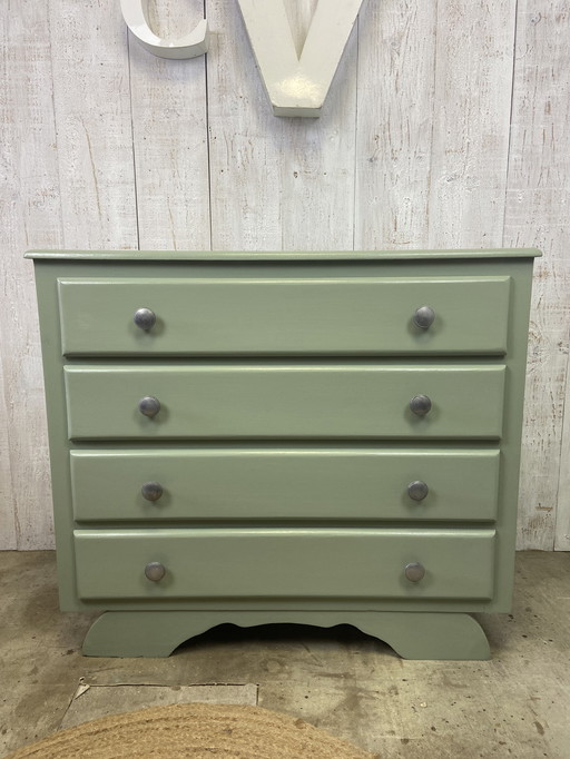 Vintage chest of drawers