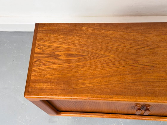 Credenza danese in teak con ante a serrandina, prodotta da CFC Silkeborg negli anni '70. – Credenze, Wood (photo 3 of 17)