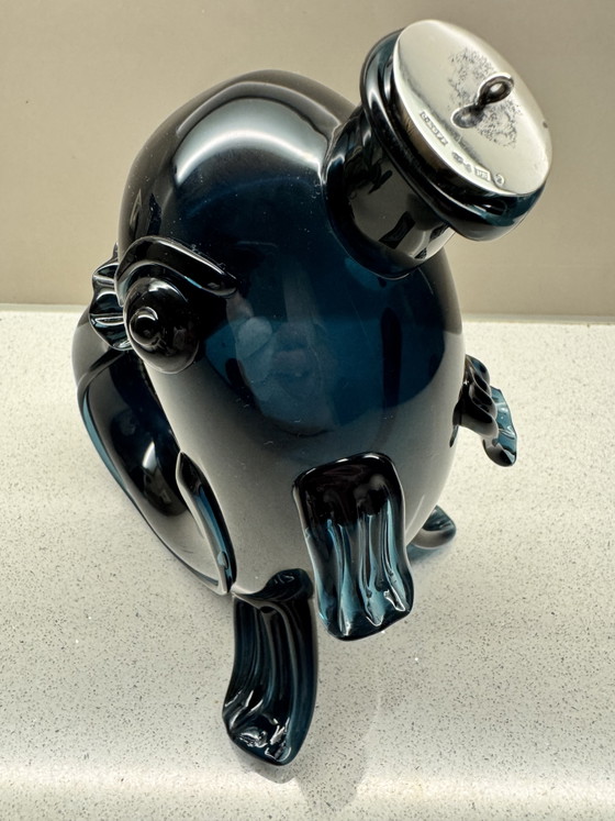 Image 1 of Prachtige Antieke Zweedse Glazen Vis-Karaf ‘Brännvinsfisk’ met Zilveren Dop (1953) – Hugo Gehlin voor Gullaskruf