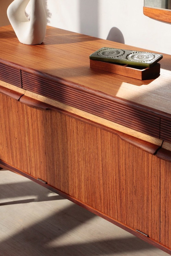 Image 1 of Scandinavisch teakhouten dressoir van Elliots of Newbury