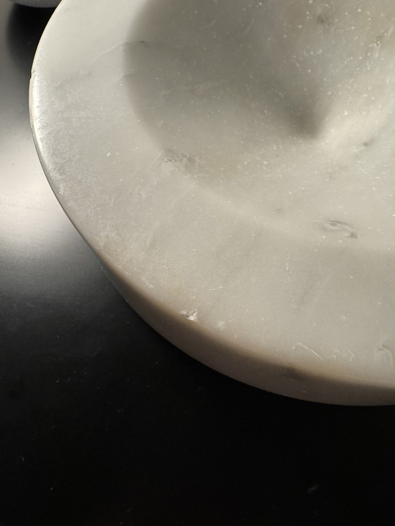 Image 1 of Plateau en marbre blanc