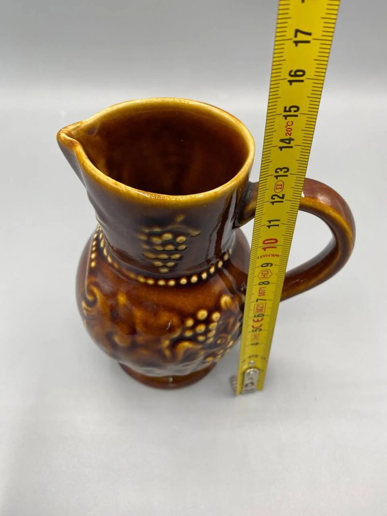 Small vintage glazed stoneware pitcher – Embossed vine design – Circa – Crockery, Rustic (photo 5 of 7)