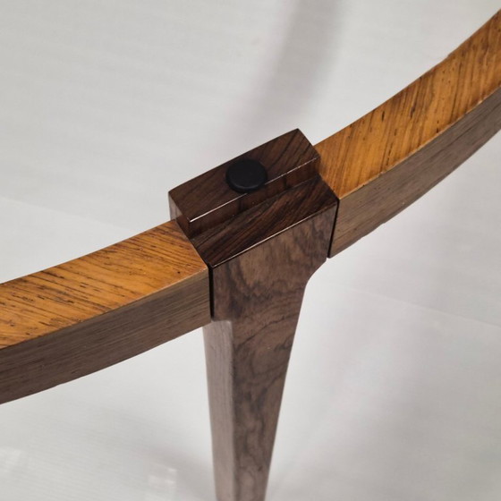 Image 1 of BELANGRIJKE VINTAGE SCANDINAVISCHE SALONTAFEL JAREN 60, TEAK & PALISSANDERHOUT, DIAMETER 110 CM