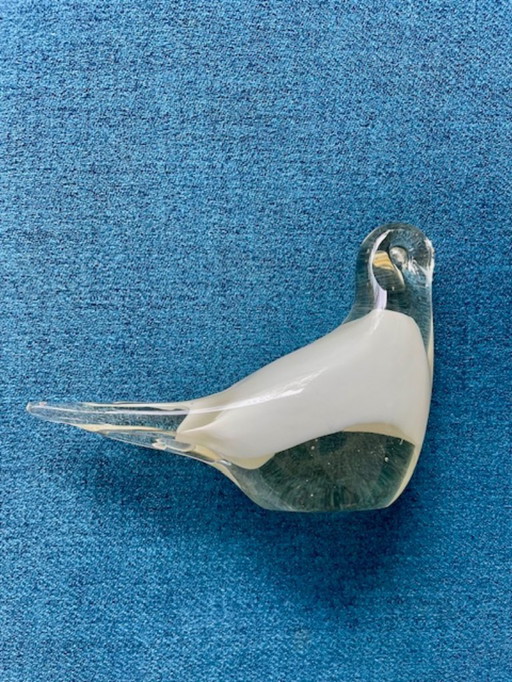Glass bird sculpture in Scandinavian design