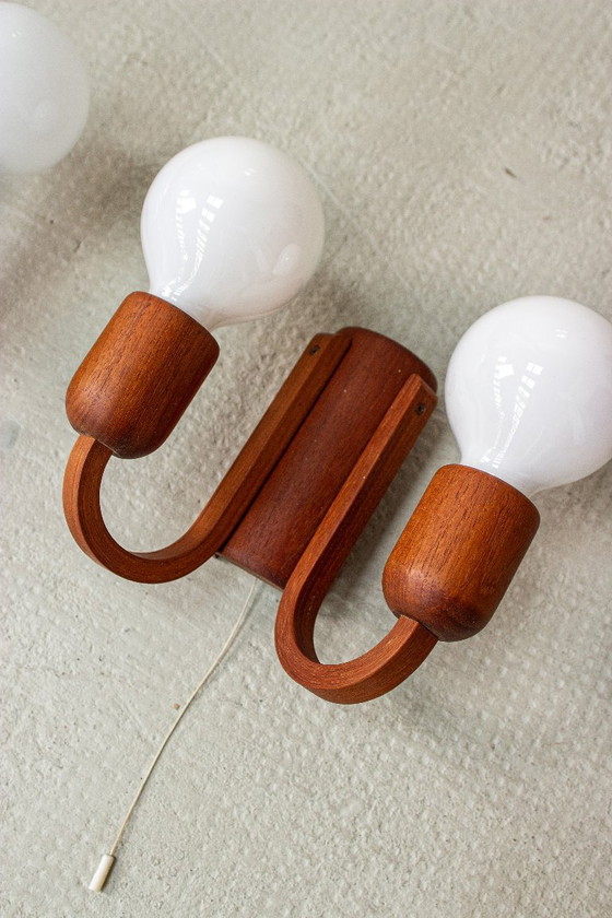 2 apliques de pared Domus, madera de teca, diseño danés, mediados de siglo (años 60). – Wood (photo 5 of 15)