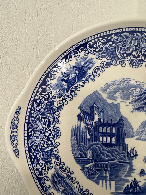 Image 1 of Plat de service Royal Sphinx « Cambridge, Old England » en parfait état