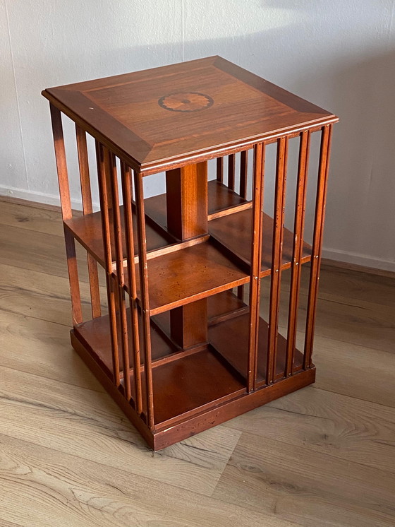 Image 1 of Antieke boekenmolen