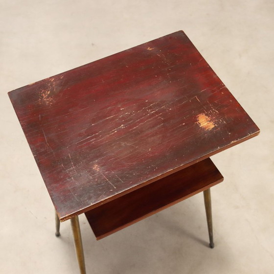 Mueble de los años 60 con patas de latón. – Revisteros, Wood (photo 6 of 7)