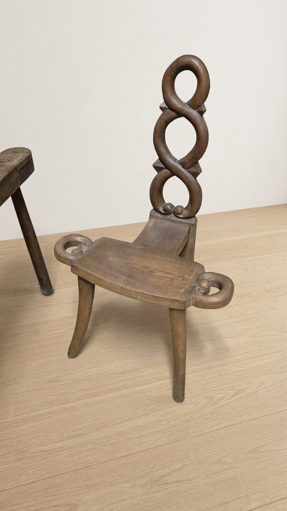 Vintage Sculptural Wooden Table and Two Chairs, Hand-Carved Loop Backrests, 75 × 70 × 56 cm – Consoles (photo 14 of 16)