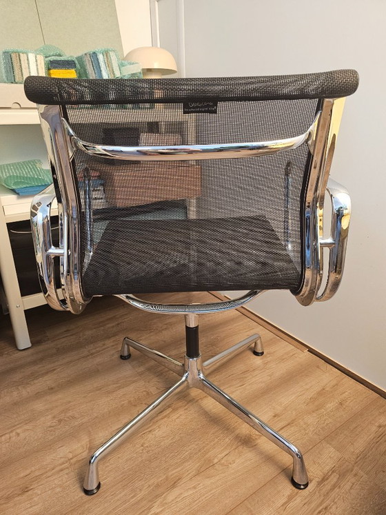 Vitra Eames Chair EA 103 Netweave – Swivel chairs, Chrome (photo 2 of 5)