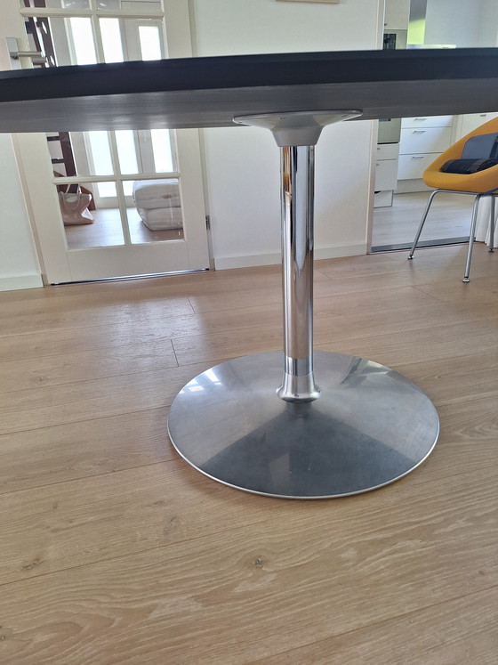 Image 1 of Ovale Eettafel Circle Artifort