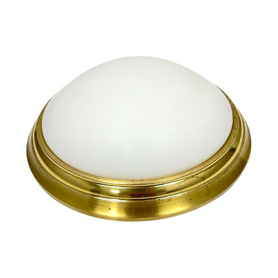 Ronde Glashütte Limburg plafondlamp uit de jaren 70, gemaakt van messing en wit glas. – Plafondlampen, Brass (photo 7 of 9)