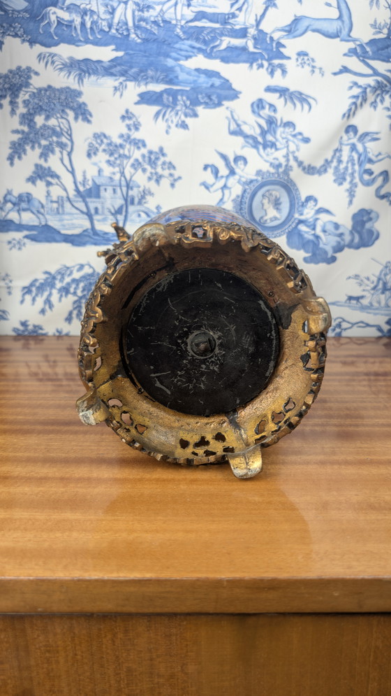 Image 1 of Jarrón balaustre japonés Hichozan Shinpo Porcelana de Arita y bronce Periodo Edo tardío (1830-1850)